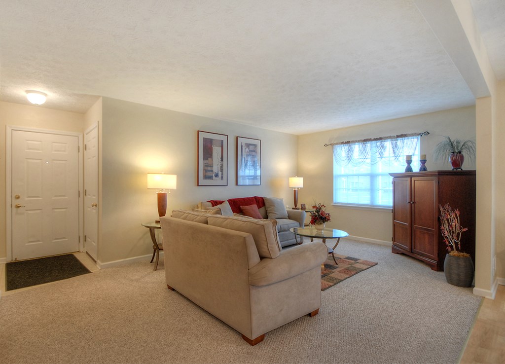 Fetzner Square Apartments & Townhouses, 400 Squareview Ln, Rochester